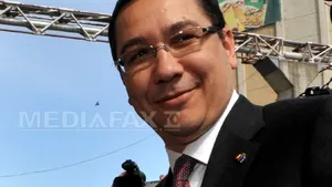 Ponta a primit un echipament al echipei naţionale de polo: Nu-l probez acum, ci la inundaţii!