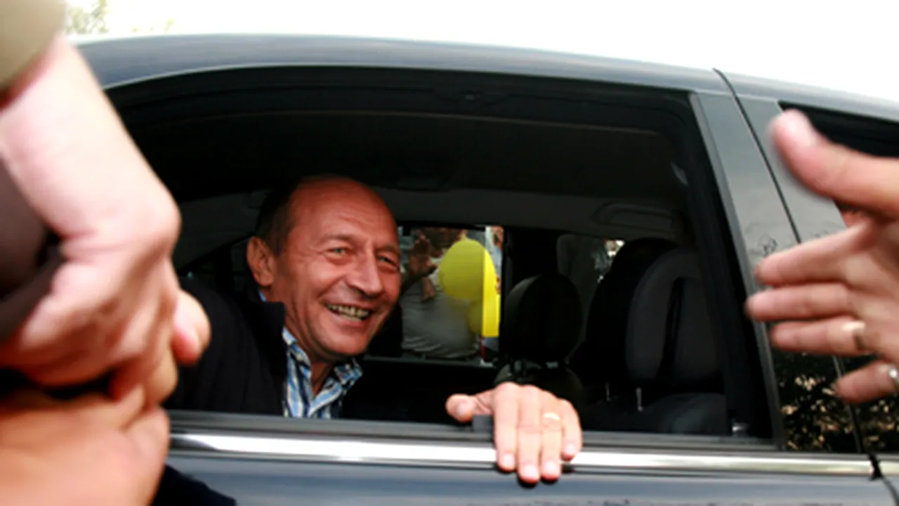 La Predeal, preşedintele Băsescu s-a plimbat cu snowmobilul