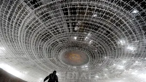 Un simbol în prăbuşire al comunismului: Cum arată acum Buzludzha, un monument grandios ridicat în 1981 în Bulgaria comunistă - VIDEO