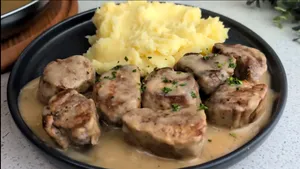 Trei preparate din porc din bucătăria „vintage”, economice și ușor de făcut, pentru masa de Crăciun 