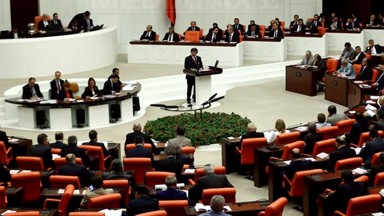 Autorităţile electorale din Turcia propun alegeri parlamentare anticipate pe 1 noiembrie