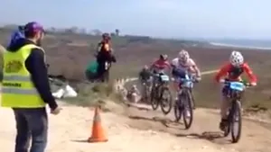 Peste 400 de ciclişti au participat la Beach Race XCO, pe plaja din Corbu - VIDEO