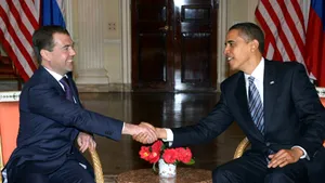 Obama şi Medvedev, pregătiţi să semneze o declaraţie privind dezarmarea nucleară