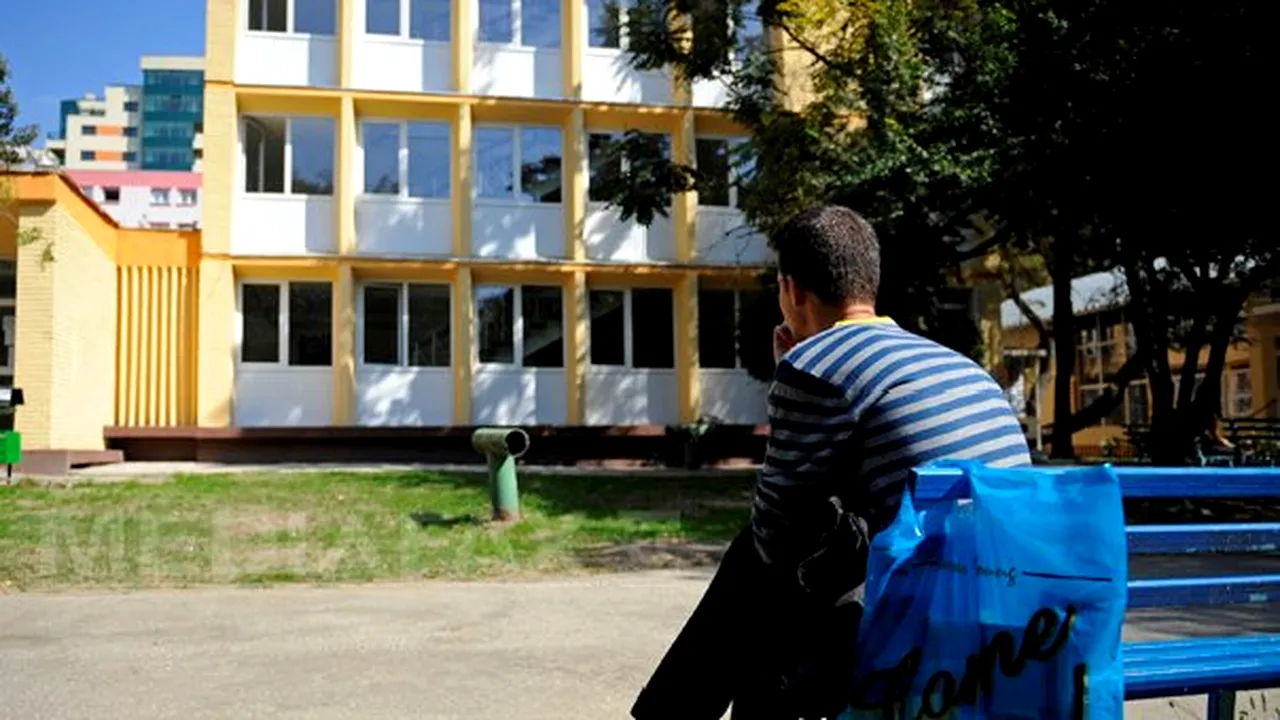 REPORTAJ: Timişoara - Circa 10.000 de locuri în cămine pentru studenţi, care stau la rând pentru a se caza