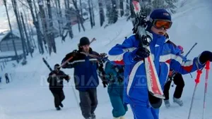 Peste 2.000 de turişti petrec a doua zi de Crăciun pe pârtiile de pe Valea Prahovei