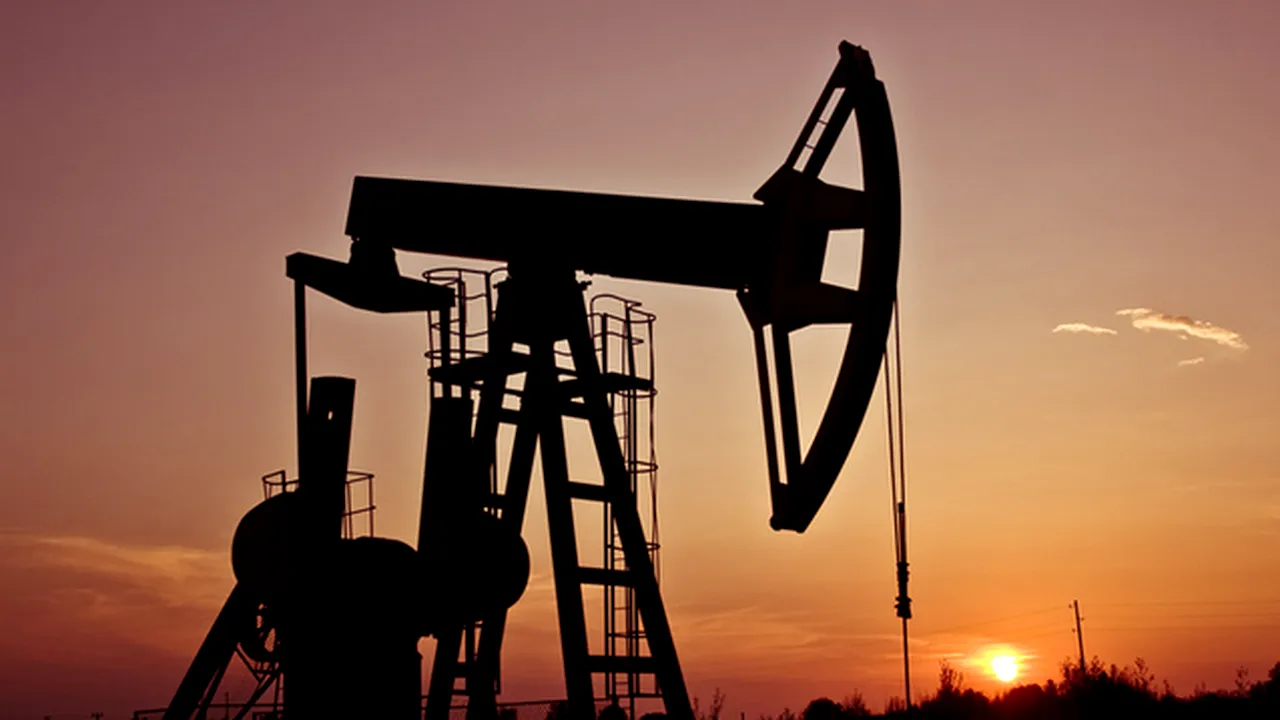 Petrolul, cuprul şi fierul, materii prime esenţiale, vor continua să se scumpească
