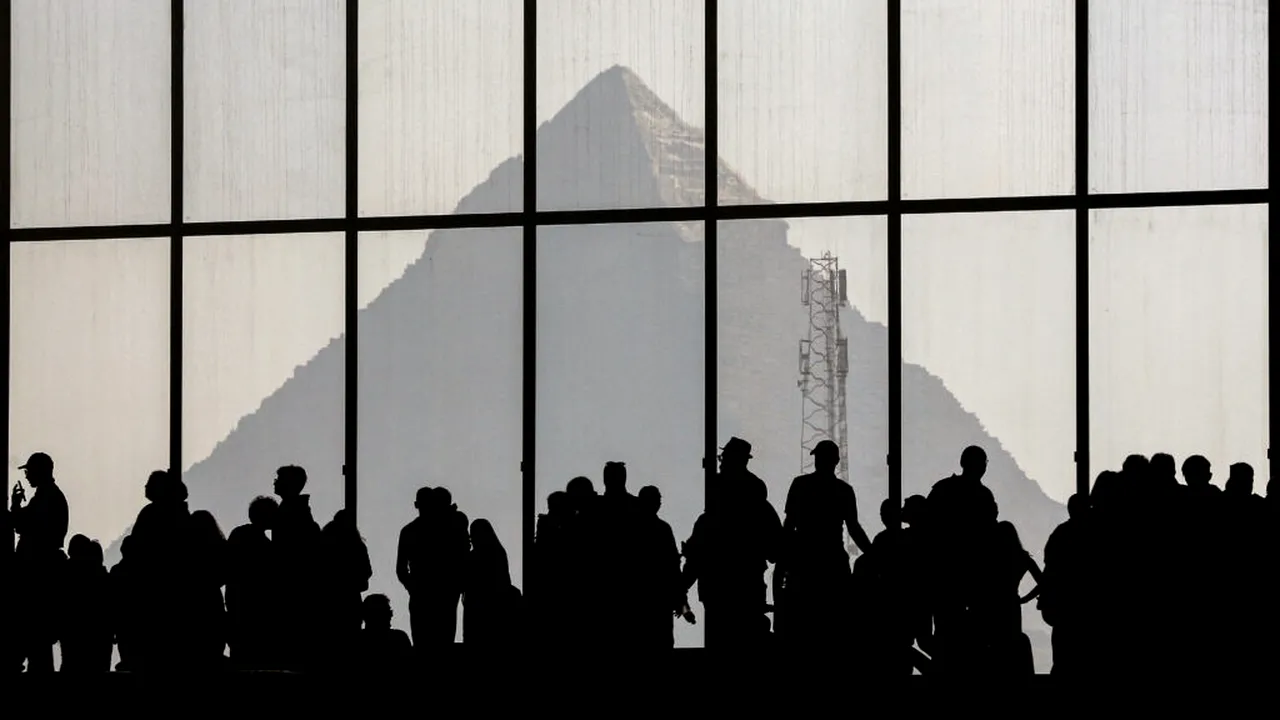 Țara din Orient, vizitată de români, care raționalizează energia. Închide cafenelele mai devreme și reduce iluminatul pe străzi