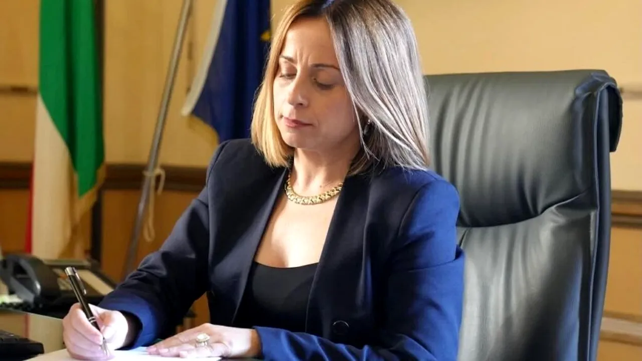 Primarul unui oraș din Italia a anulat o sărbătoare din cauza unui cântăreț. Legătura controversată cu mafia