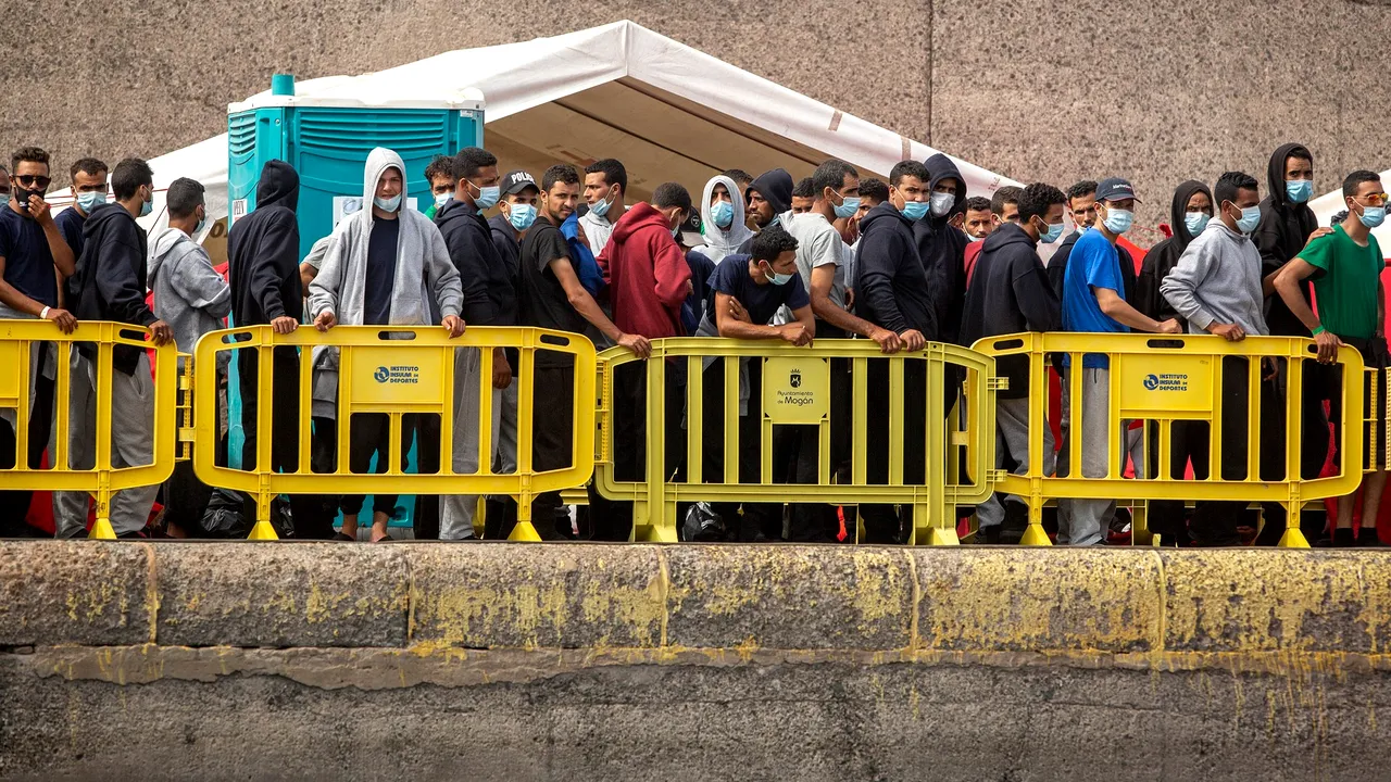 O nouă rută a migraţiei: Rută atlantică spre Europa pe pragul să ducă la o criză. Insulele Canare au cerut ajutor urgent din partea guvernului spaniol şi a UE