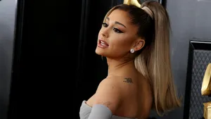 Ariana Grande s-a măritat cu Dalton Gomez. Ceremonie intimă, cu mai puţin de 20 de persoane