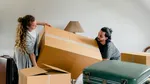 Încă stai cu părinții în Spania? Poți primi bani de la stat: cine și cât poate încasa