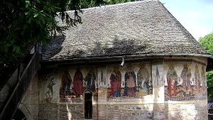 Incendiu la casa parohială a Bisericii Olari din Curtea de Argeş, un vechi monument istoric