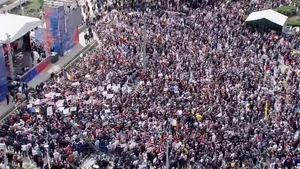 USR, plângere penală împotriva firmei de transport public din Neamţ, pentru folosirea autobuzelor la mitingul PSD de la Iaşi