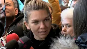 Simona Halep a ajuns în România. Fanii au aşteptat-o pe finalista-luptătoare la aeroport/ Ce a declarat Simona după ce a coborât din avion | LIVE VIDEO