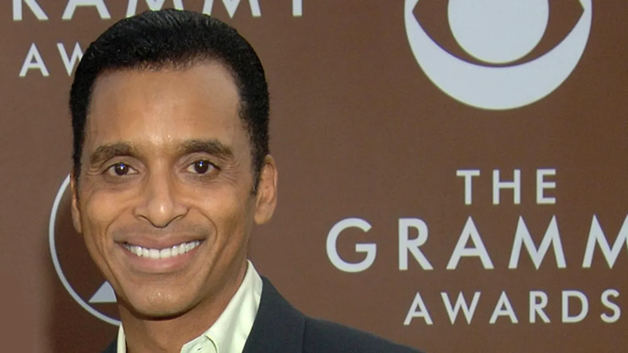 Jon Secada concertează pe 19 mai la Bucureşti