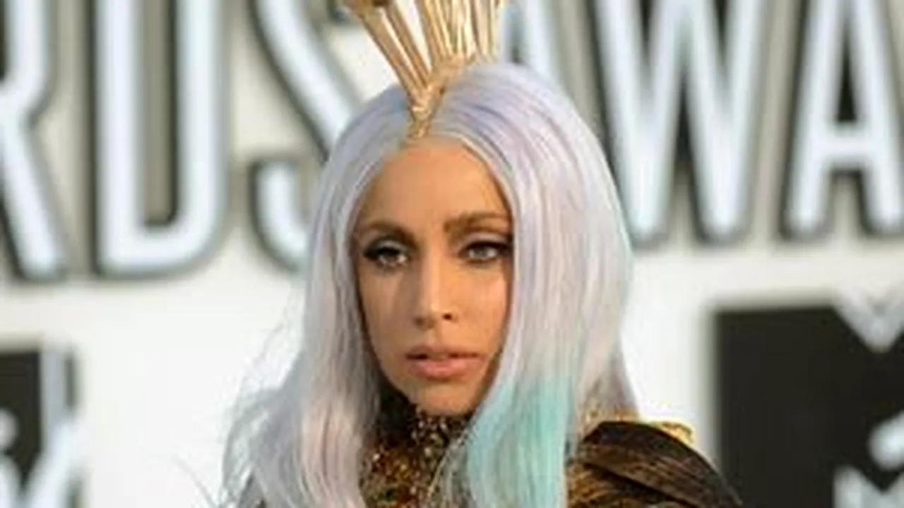 Lady Gaga va lansa un brand de apă plată