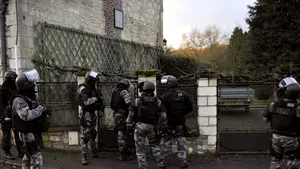 Luare de ostatici într-o companie de la nord de Paris