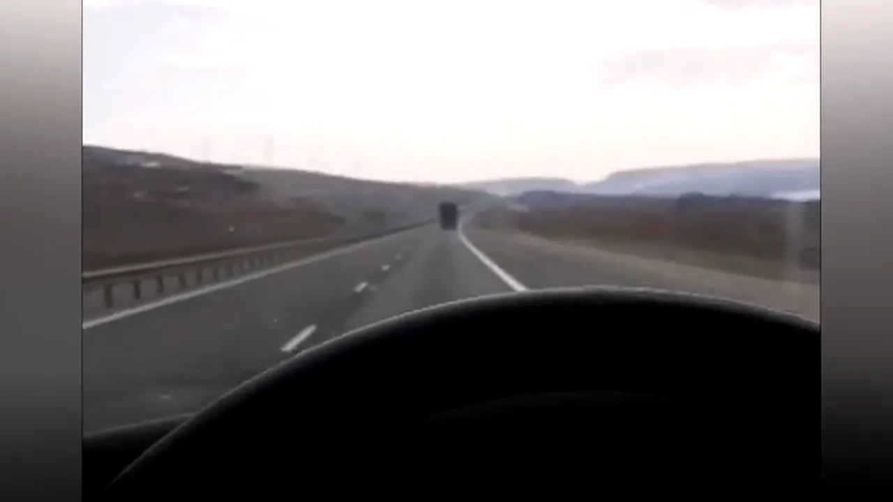 VIDEO Incredibil: Şoferul care a provocat accidentul de pe Autostrada Transilvania era live pe facebook