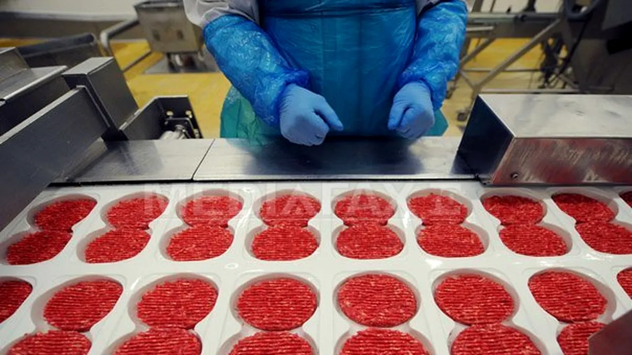 Producătorul de carne Carmolimp: Considerăm acţiunile din Franţa un atac fără precedent asupra industriei locale de carne
