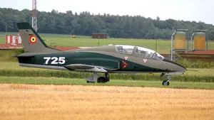 Avion militar IAR 99, PRĂBUŞIT în comuna Nicolae Bălcescu: Cei doi piloţi, transportaţi la Spitalul Militar. Unul dintre dintre militari va fi operat / MApN: Zborurile cu aeronavele IAR 99 Şoim au fost sistate. A fost sesizat Parchetul Militar | FOTO