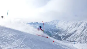 Schi alpin: Austriacul Marco Schwarz a câștigat super-G-ul de la Livigno, din cadrul Cupei Mondiale