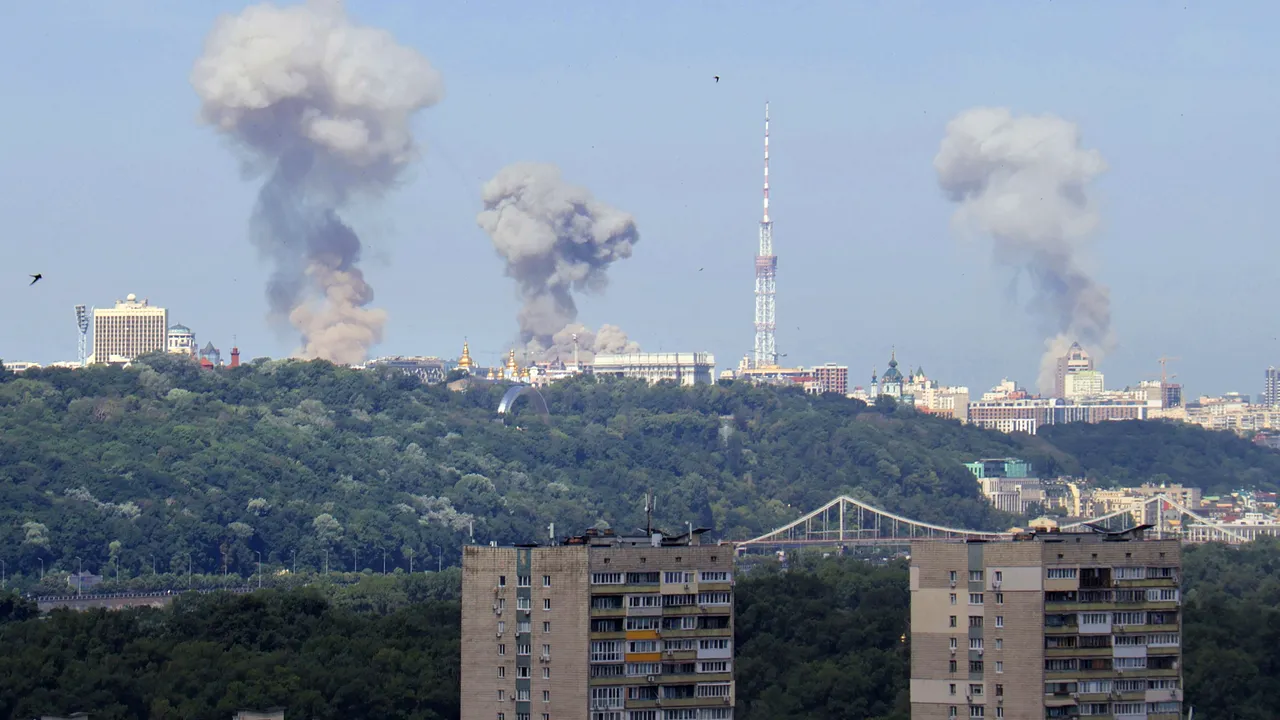 Rusia bombardează Ucraina cu rachete şi drone pentru a doua zi la rând