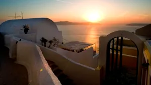 Cutremure de 5,1 şi 4,7 grade pe scara Richter, resimţite în insula Santorini
