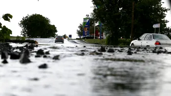 SOCIAL Ninsori abundente, viscol și ger – stratul de zăpadă depășește jumătate de metru