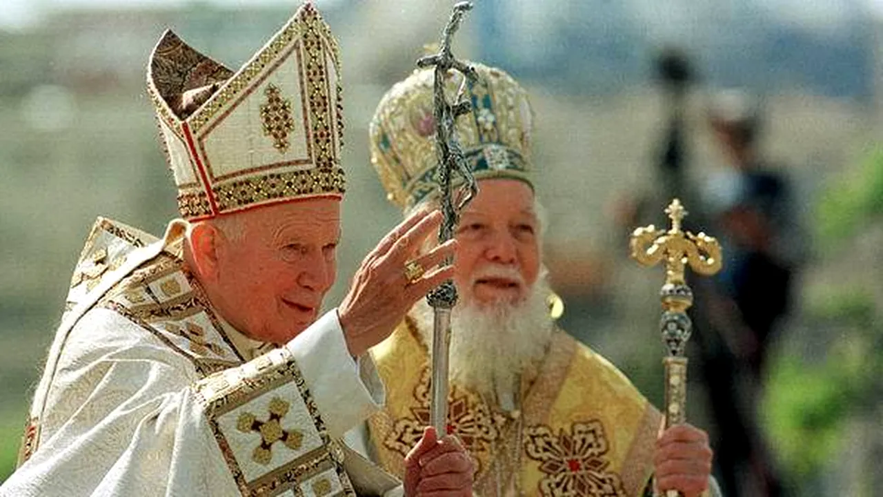 Duminică, 9 mai 1999 / 13:45:00 - Papa Ioan Paul al II-lea în România