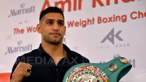 Boxerul britanic Amir Khan se plânge că a fost dat jos dintr-un avion american