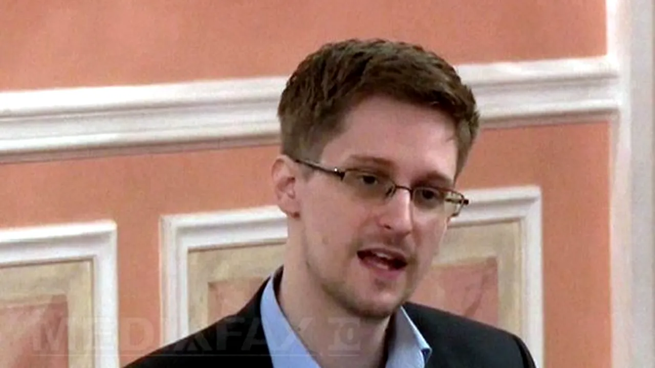Snowden: Administraţia SUA a aprobat supravegherea de către NSA, fără mandat, a traficului online