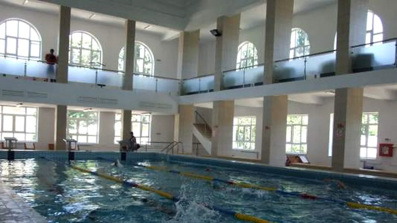 Încasări record la Baia publică din Galaţi după sistarea furnizării apei calde în oraş. Contra unui tarif de 5 lei/persoană, oamenii au venit în număr mare să facă duş cu apă caldă
