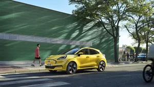 Ford prezintă primul automobil electric produs în România: Puma Gen-E. Cât costă şi când începe producţia