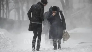Numărul celor care au căzut pe stradă, din cauza poleiului, a crescut de zece ori într-un judeţ 