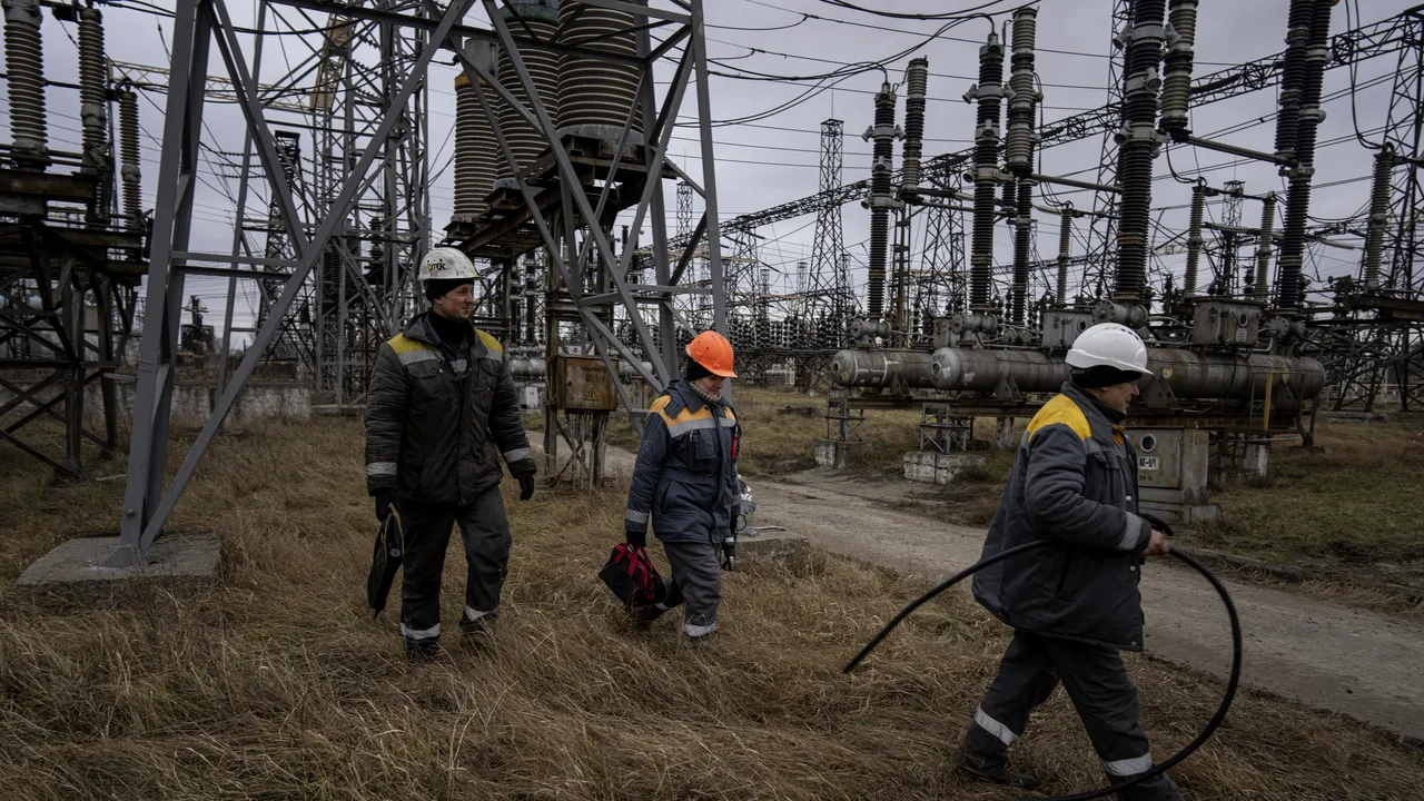 Un atac cu drone ruseşti loveşte infrastructura Ucrainei provocând întreruperi de energie electrică