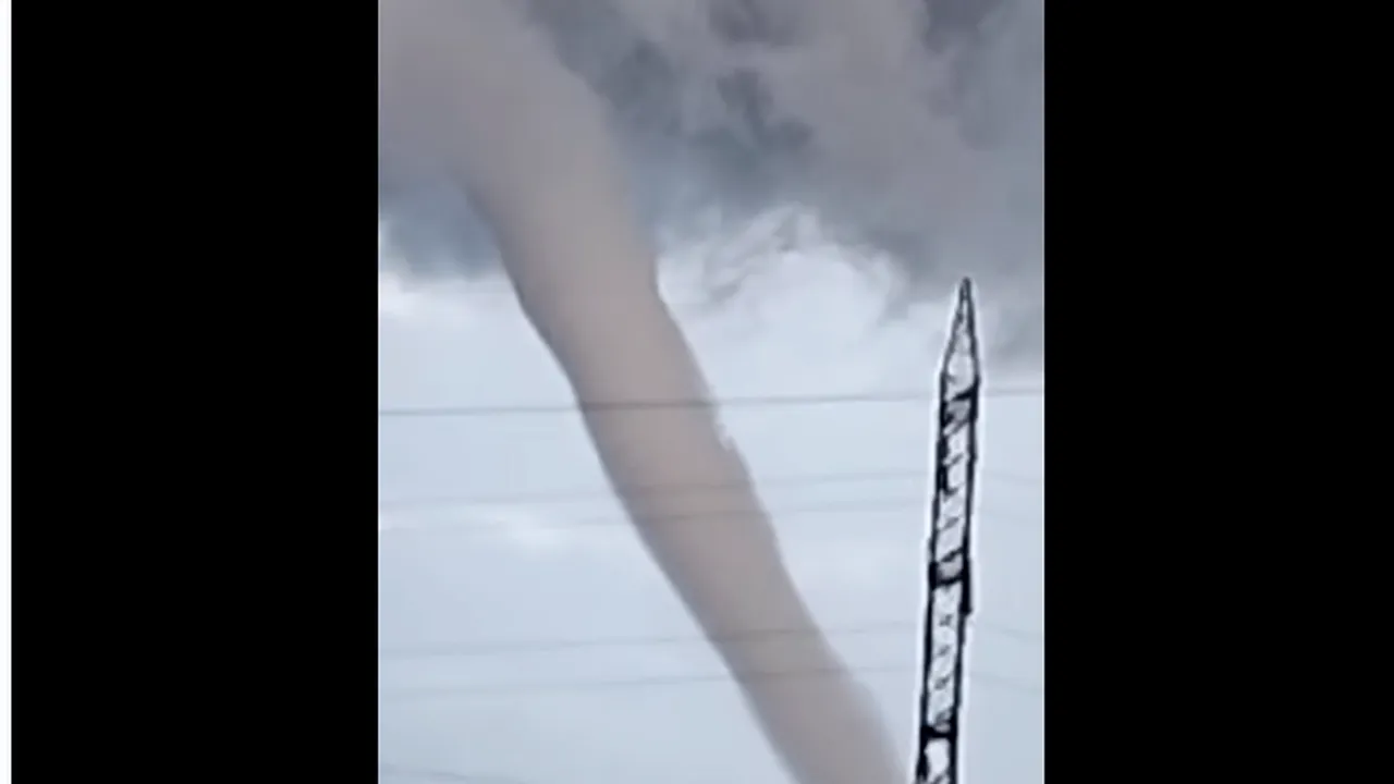 Tornadă în Dolj. Imagini surprinse lângă Craiova 