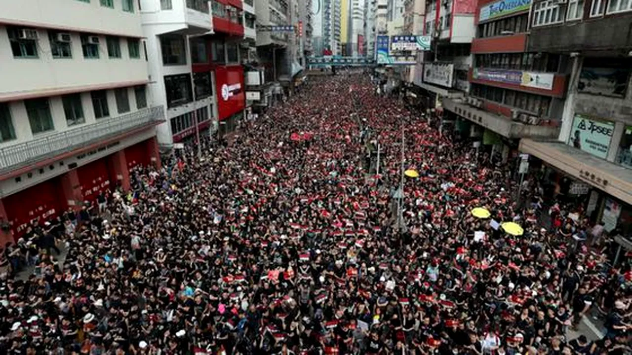 SUA sunt îngrjorate din cauza forţelor paramilitare de la frontiera între China şi Hong Kong
