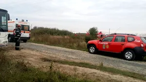 Bărbat strivit de autobuzul pe care încerca să-l repare. La locul intervenţiei a fost trimis şi un elicopter SMURD, dar bărbatul nu a mai putut fi salvat