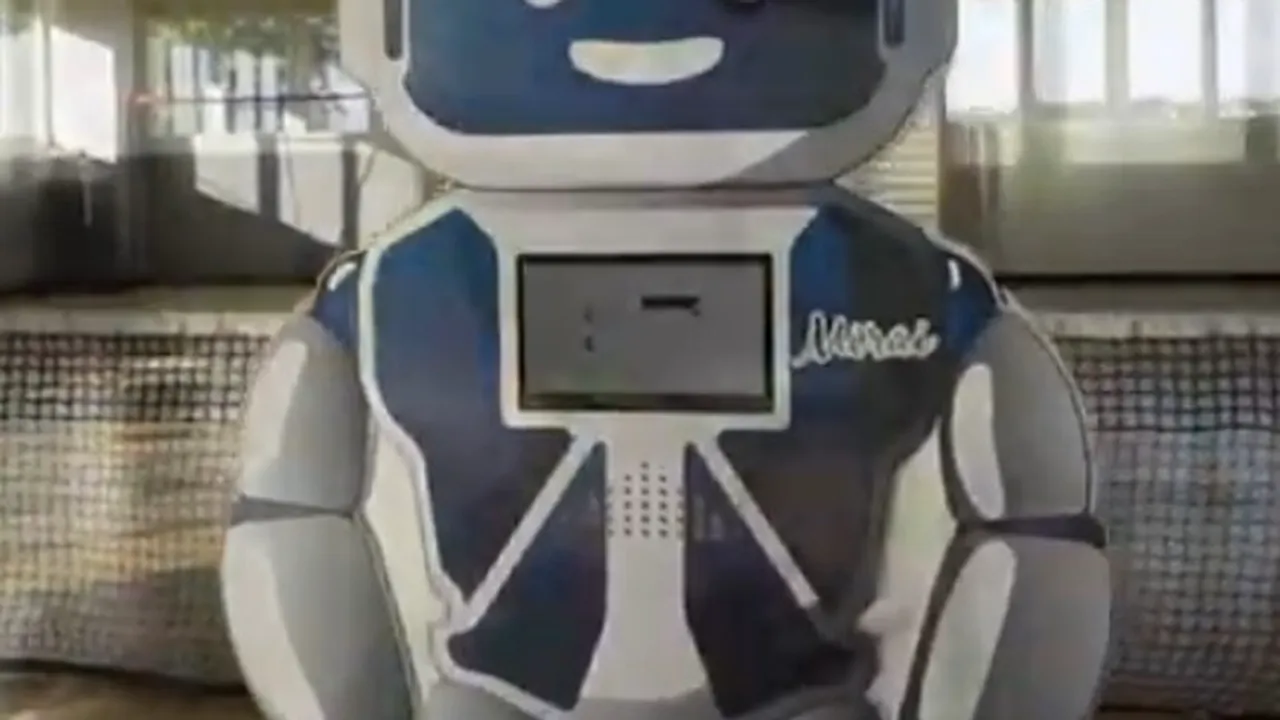 Roboţii merg la şcoală să înveţe umorul, în Japonia