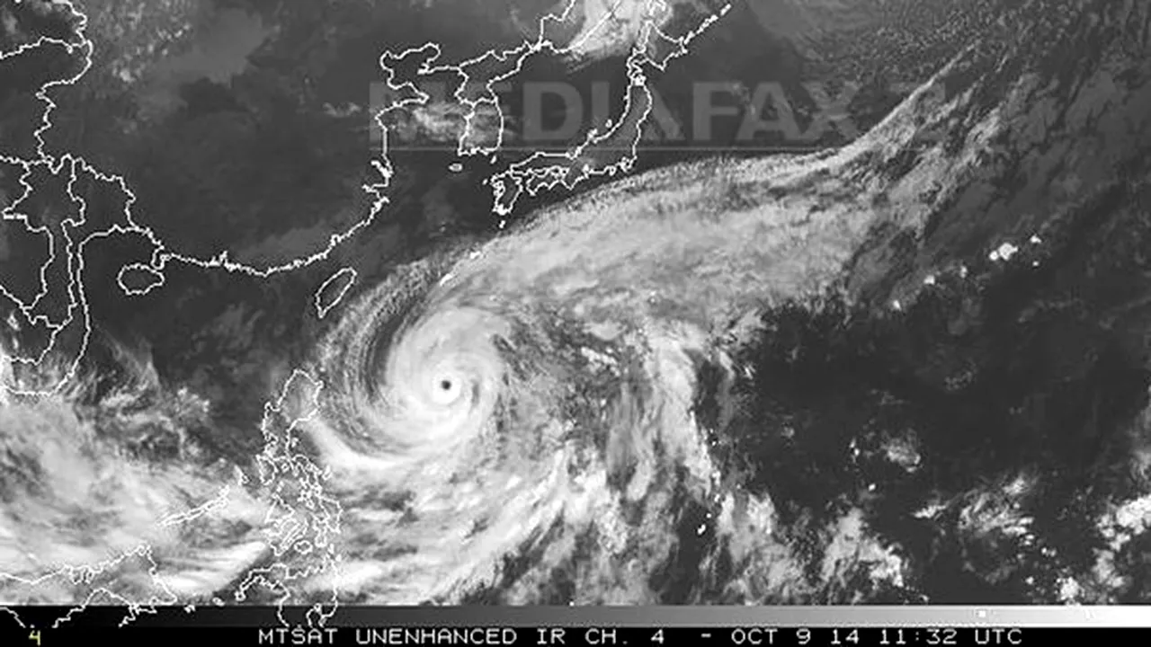Taifunul Vongfong a atins partea centrală a Japoniei, unde un chinez a fost dat dispărut anterior