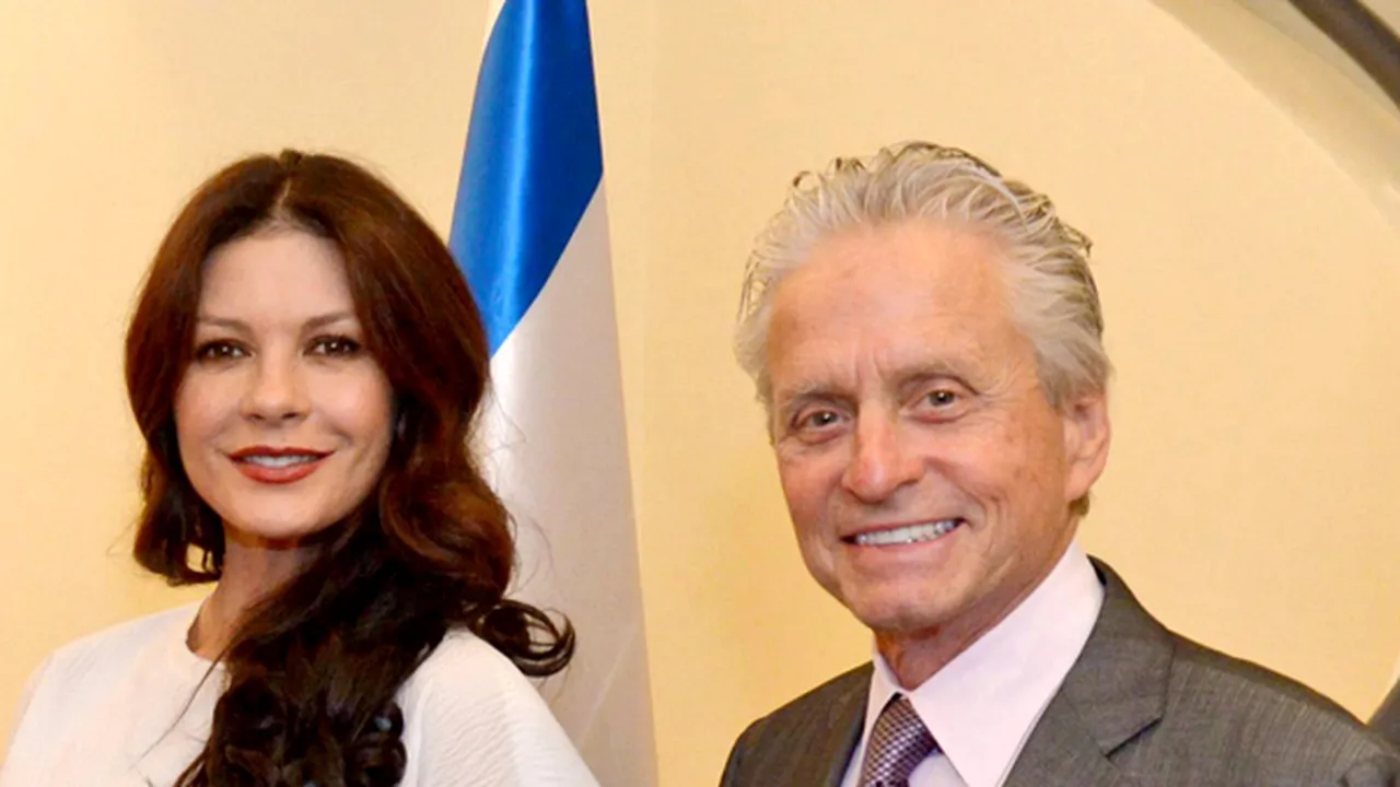 Michael Douglas şi Catherine Zeta Jones au împlinit 15 ani de căsătorie. Ce şi-au urat actorii - FOTO 