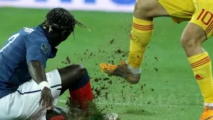 COMENTARIU: Cât mai e cartoful pe fostul 