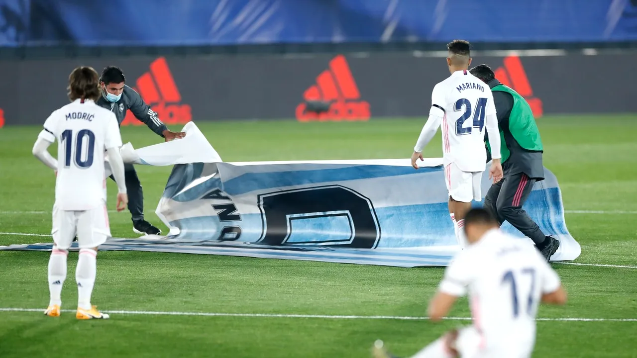 Primul weekend de fotbal fără Maradona. Mesaje emoţionante pentru El Pibe De Oro şi rezultate surprinzătoare pentru granzii europei