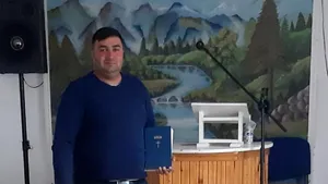 Povestea unui predicator român care culege salată în Germania: Câştig mai mult în două luni aici decât într-un an în România