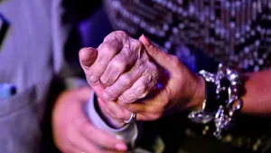 Secretul centenarilor. Un studiu ADN dezvăluie un factor-cheie care îi ajută pe unii oameni să trăiască peste 100 de ani