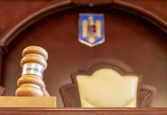 POLITIC CCR dezbate azi sesizarea privitoare la legea pensiilor speciale