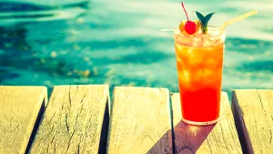 Românii din vestul ţării dau litoralul Mării Negre pe ştrandurile din Ungaria, în lipsa unei infrastructuri adecvate. La cât ajung preţurile şi care sunt locurile preferate de turişti