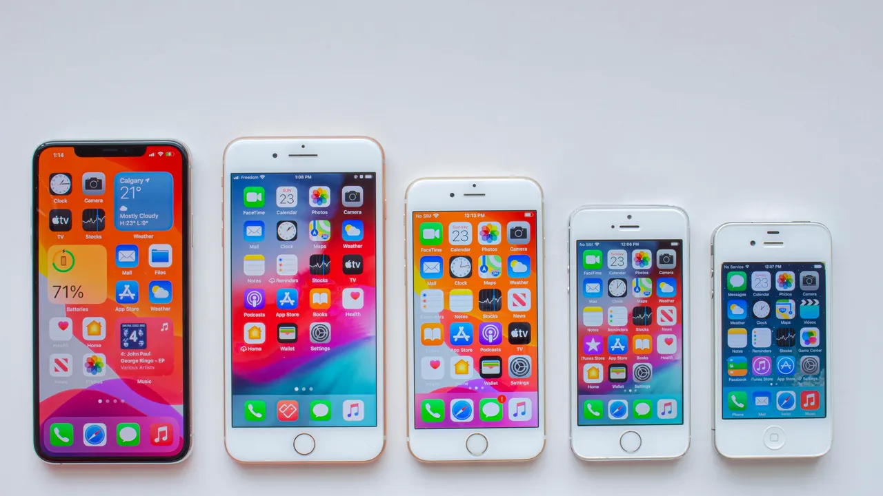 Evoluţia iPhone-ului. Anul acesta, Apple trece la tehnologia 5G pentru prima dată.