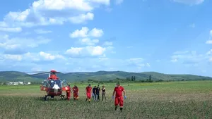 Prăbuşire cu parapanta, în judeţul Arad. Bărbatul este în stare gravă