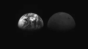 O navă spaţială coreeană a trimis imagini uimitoare cu Pământul şi Luna